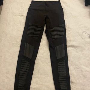 Alo leggings. Size small. Lightly used!